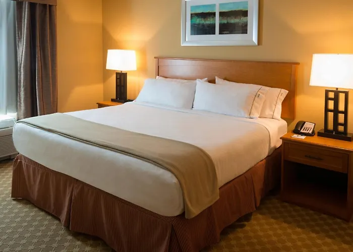 Express & Chicago West By Ihg 3* Roselle