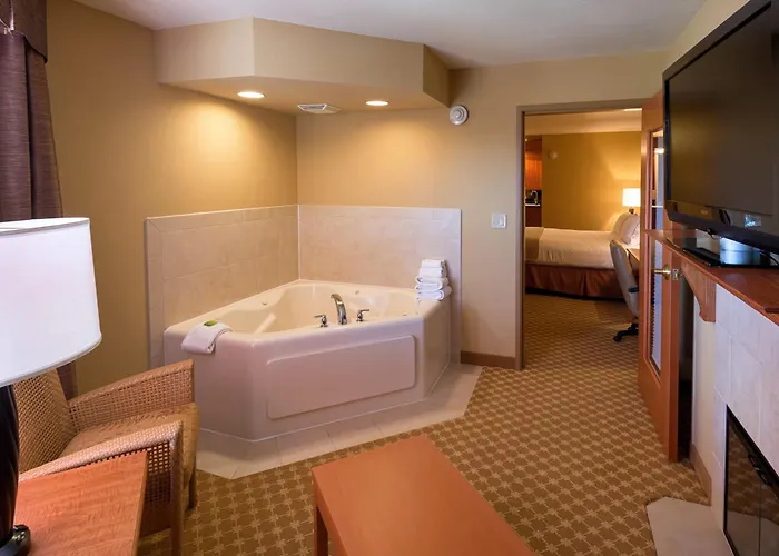 Hotel Express & Chicago West By Ihg Roselle