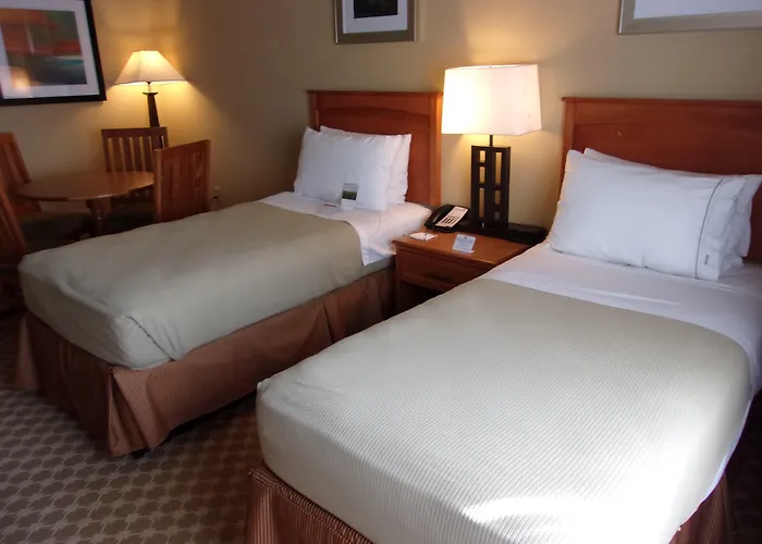Hotel Express & Chicago West By Ihg Roselle
