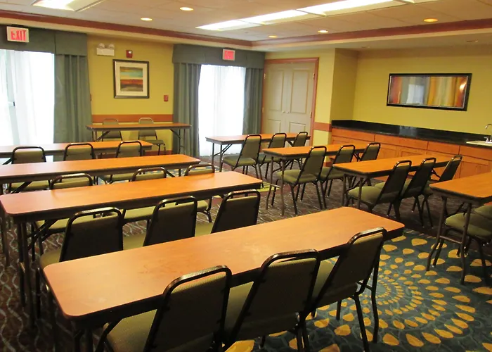 Hotel Express & Chicago West By Ihg