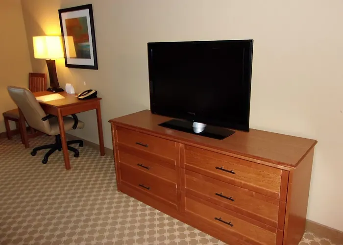 Express & Chicago West By Ihg 3*