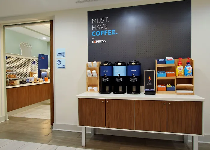 Hotel Express & Chicago West By Ihg 3*