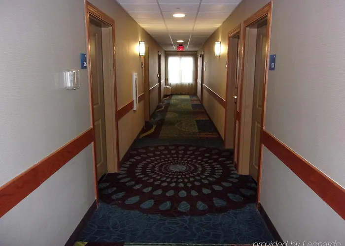 Express & Chicago West By Ihg 3*
