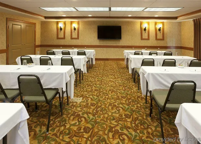 Express & Chicago West By Ihg 3*